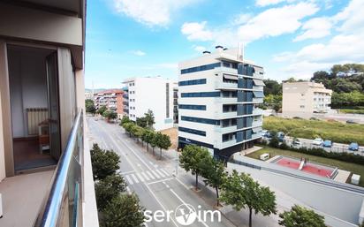 Exterior view of Duplex for sale in Girona Capital  with Air Conditioner and Terrace
