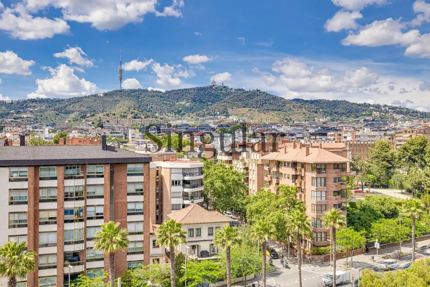 Vista exterior de Àtic en venda en Barcelona amb Aire condicionat, Calefacció i Parquet