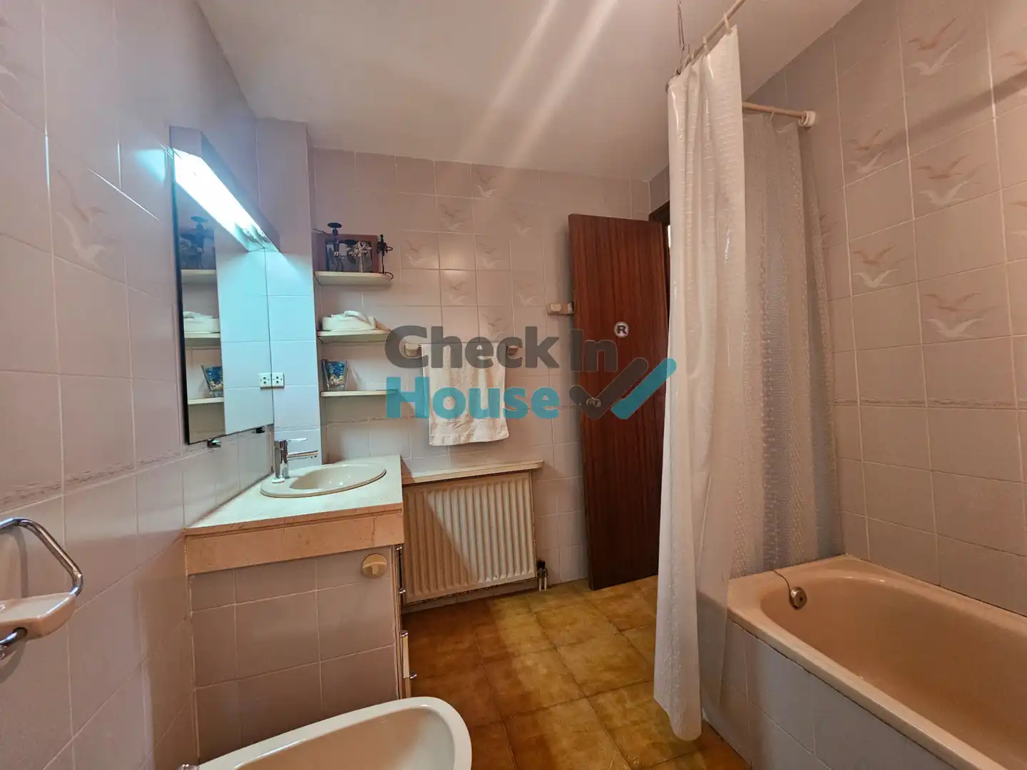 Baño de Casa adosada en venta en Sant Feliu de Guíxols con Calefacción, Terraza y Balcón