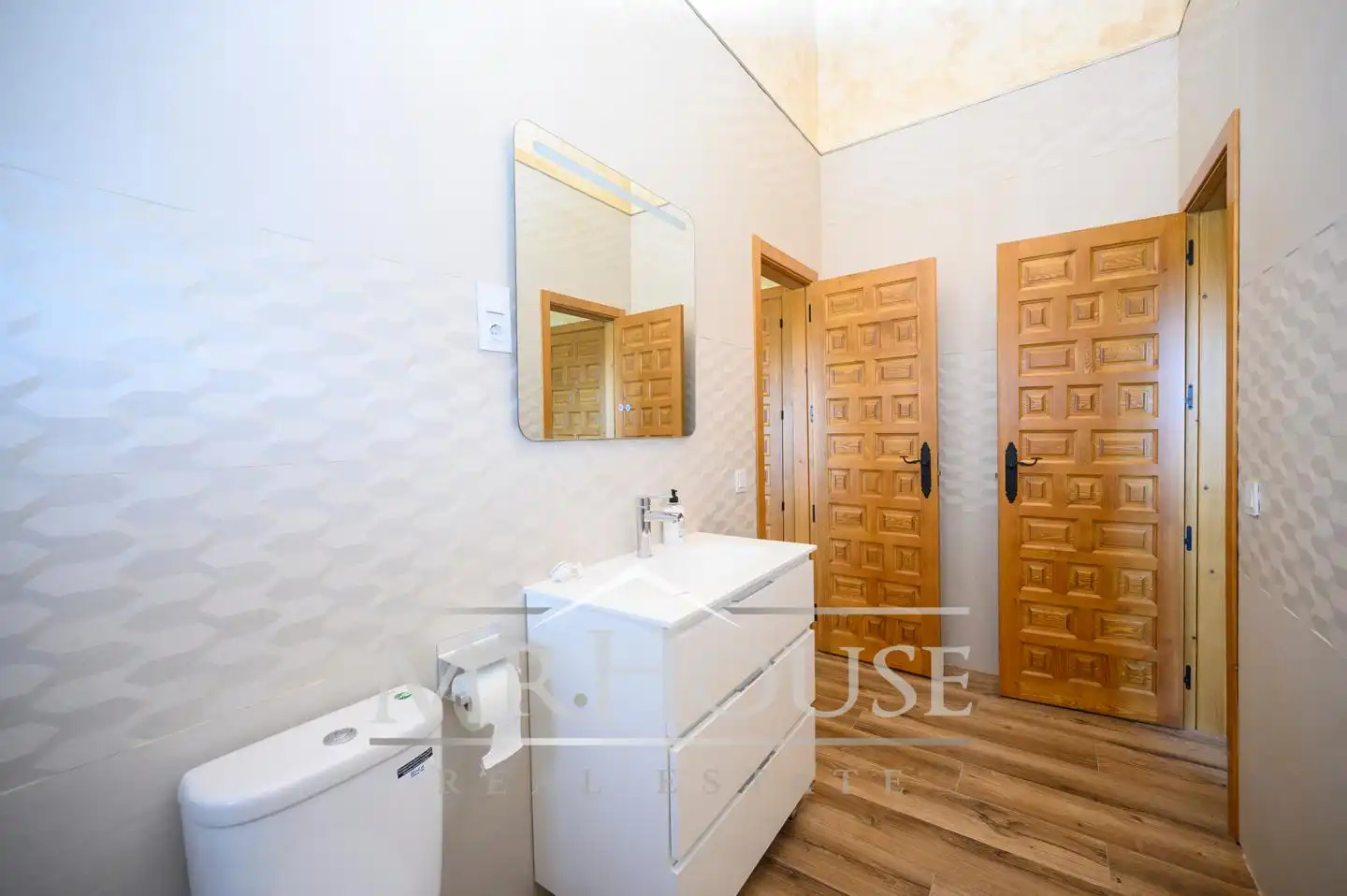 Baño de Finca rústica en venta en Perales de Tajuña con Aire acondicionado, Calefacción y Jardín privado