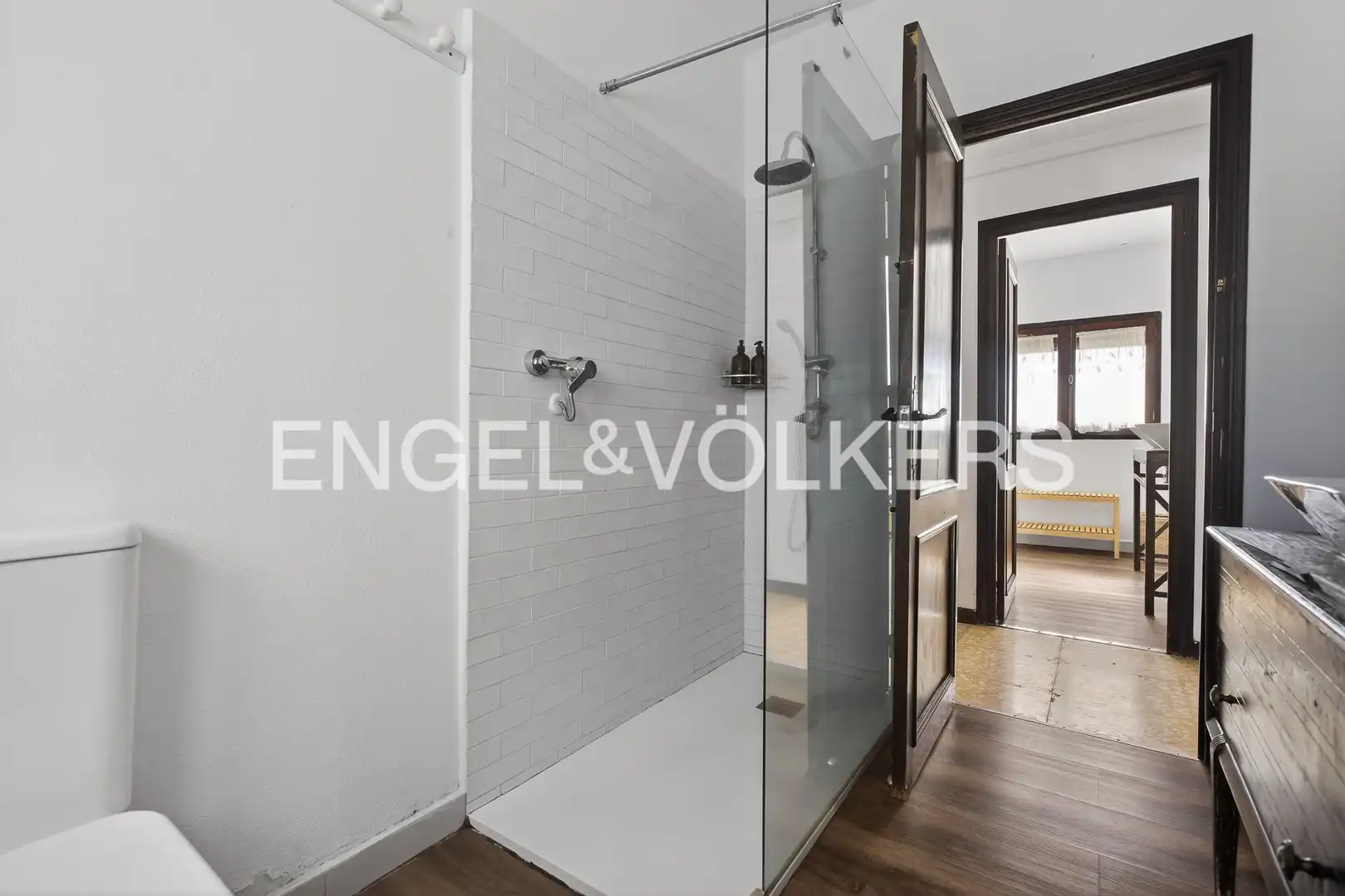 Baño de Finca rústica en venta en El Castillo de las Guardas con Aire acondicionado, Calefacción y Jardín privado