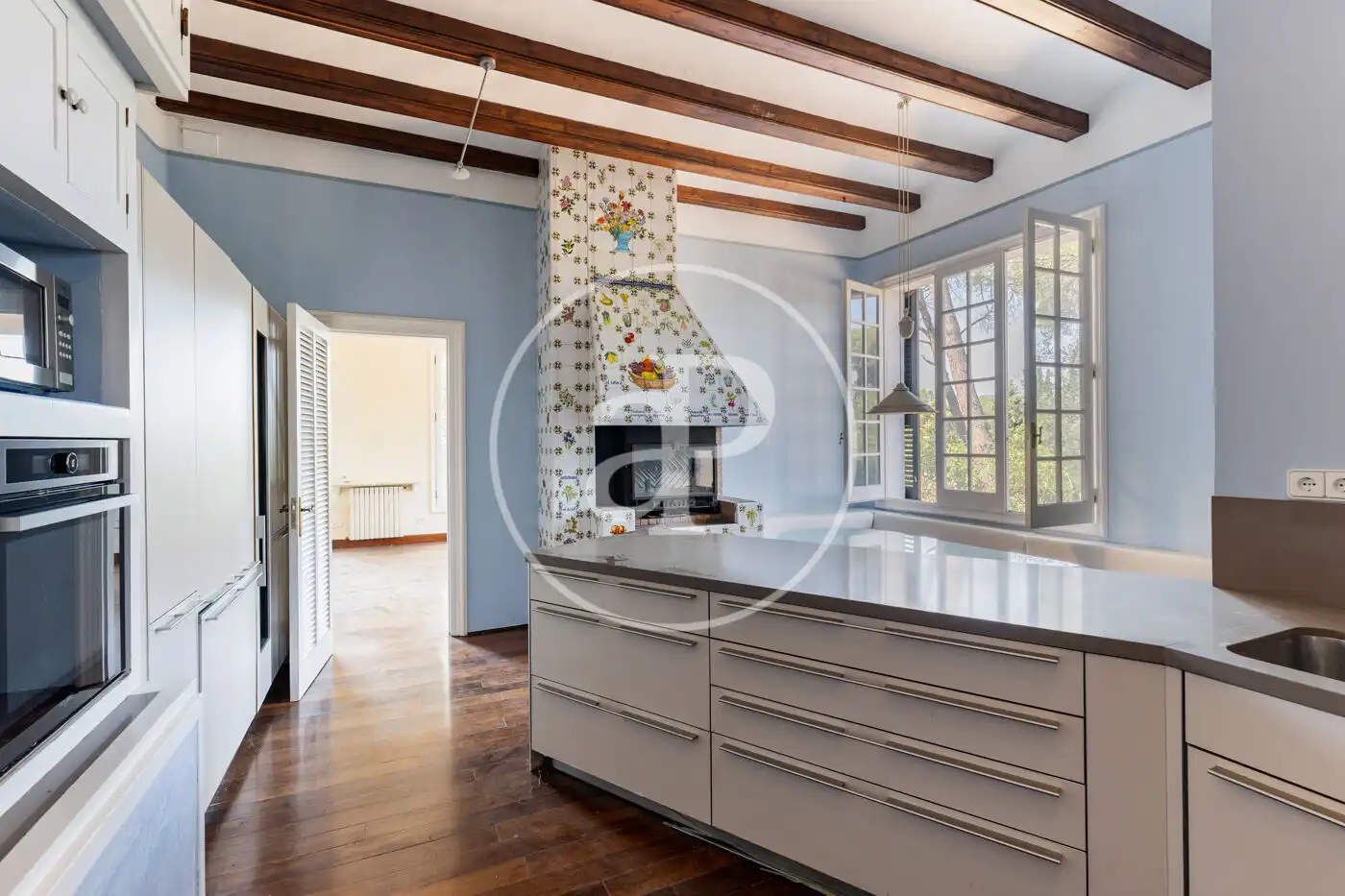 Cocina de Casa o chalet en venta en Sant Cugat del Vallès con Calefacción, Jardín privado y Terraza