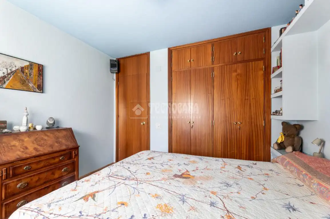 Habitación de Piso en venta en Las Rozas de Madrid con Calefacción, Terraza y Trastero