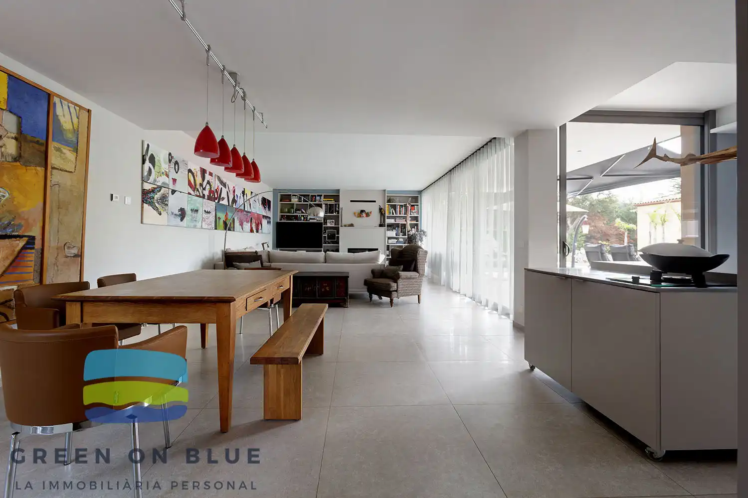 Living room of Houses for sale in Peralada  with Air Conditioner, Oven and Washing machine