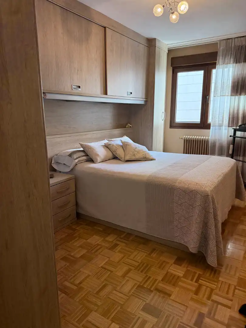 Schlafzimmer von Wohnung zum Verkauf in Oviedo  mit Heizung, Terrasse und Abstellraum