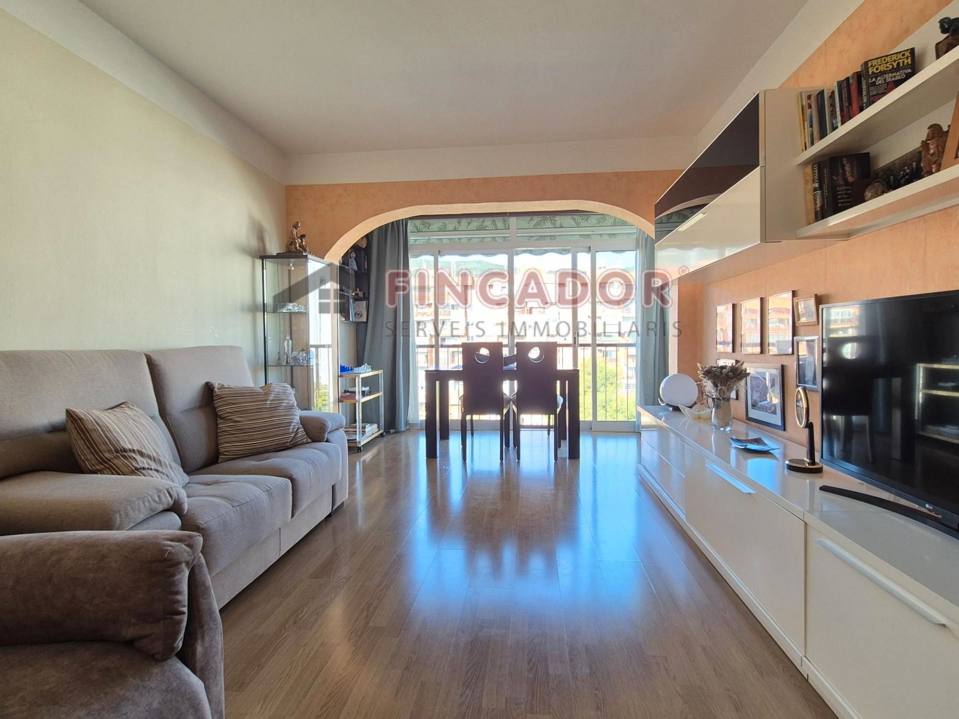 Living room of Flat for sale in  Barcelona Capital  with Heating and Parquet flooring