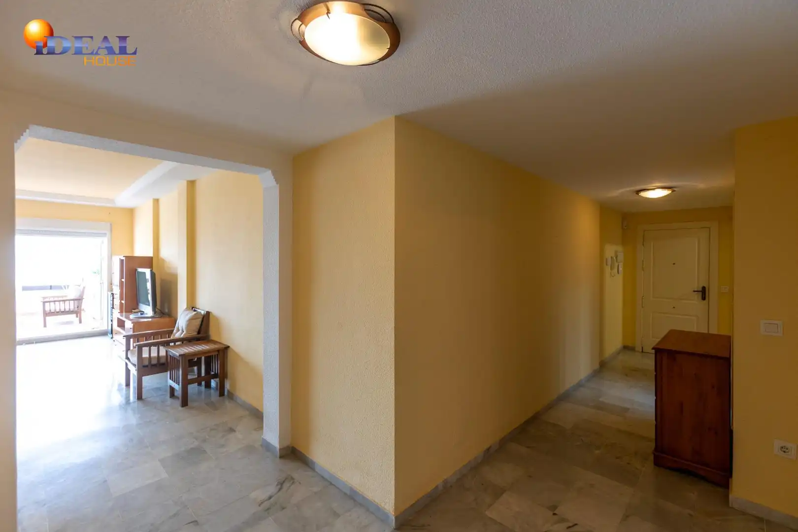 Piso en venta en Almuñécar con Jardín privado, Terraza y Piscina comunitaria