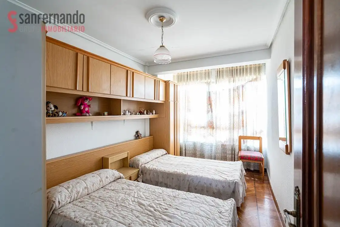 Dormitori de Pis en venda en Santander
