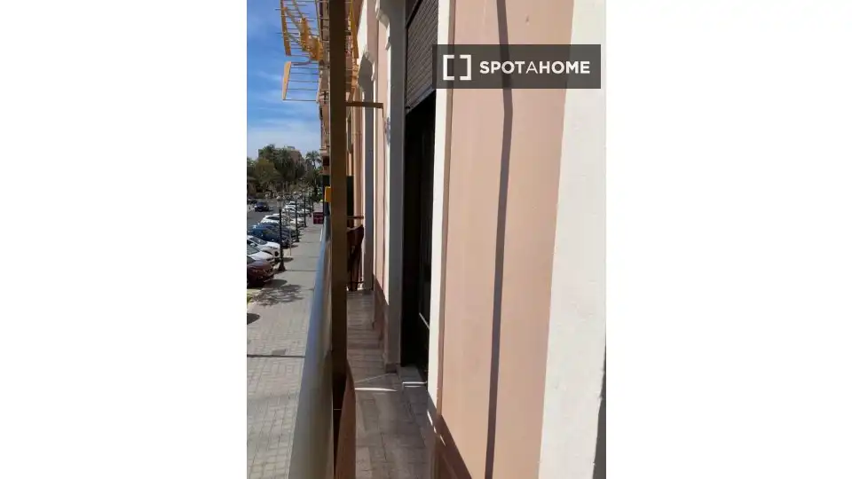 Vista exterior de Pis de lloguer en Valencia amb Aire condicionat, Calefacció i Moblat