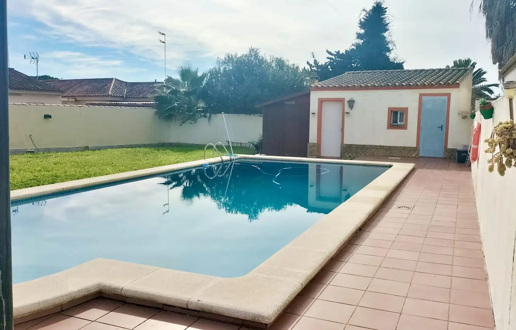 Swimming pool of Houses for sale in Chiclana de la Frontera  with Air Conditioner, Terrace and Swimming Pool