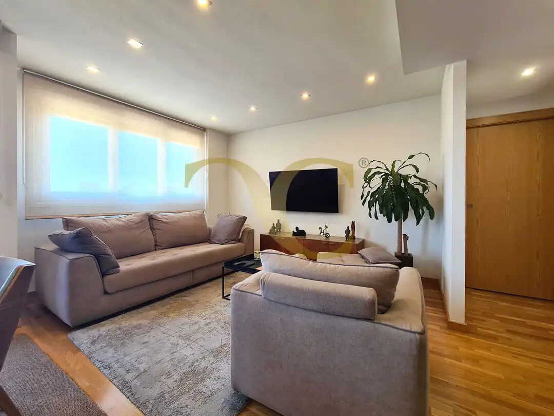 Sala de estar de Piso en venta en Oviedo  con Calefacción, Terraza y Trastero