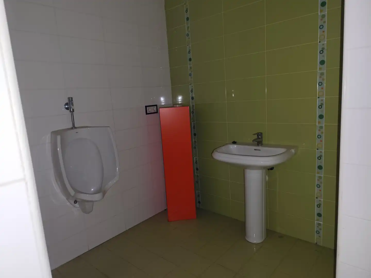 Local comercial en venda a Avenida Fabián Escribano 54, imagen 5