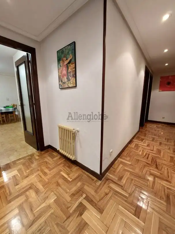 Flat for rent in Oviedo   with Heating