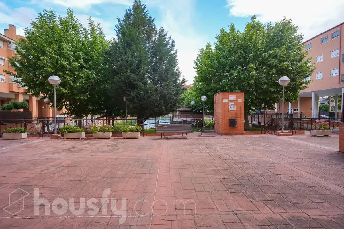 Exterior view of Flat for sale in Torrejón de Ardoz  with Air Conditioner, Heating and Storage room