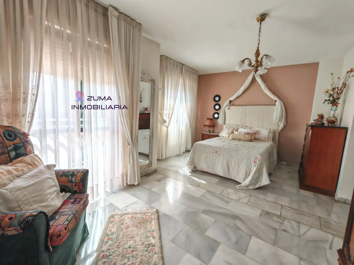 Habitación de Casa adosada en venta en Churriana
