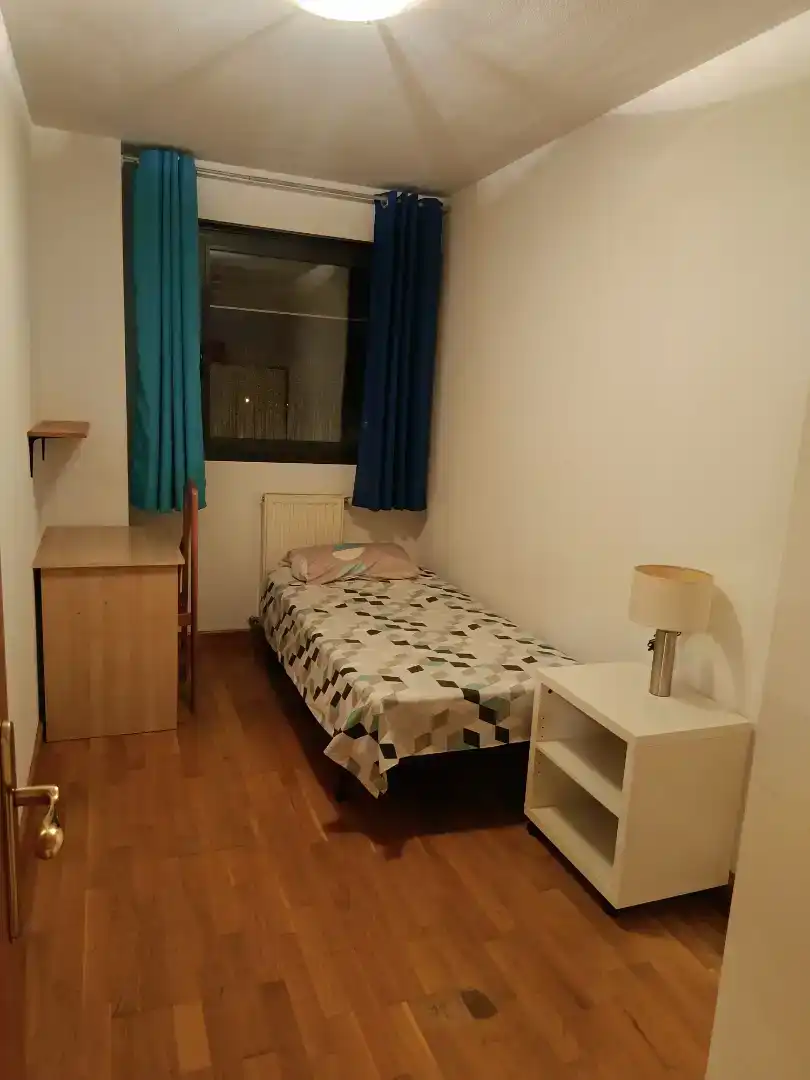 Bedroom of Flat for share in  Pamplona / Iruña  with Parquet flooring, Furnished and Oven