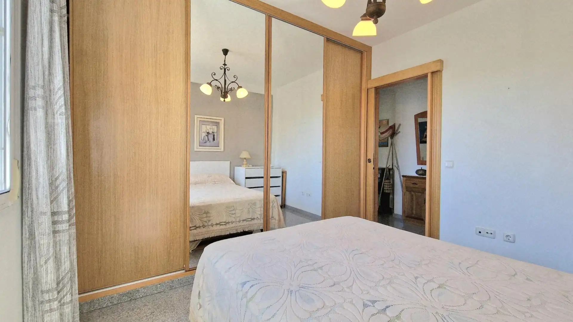 Dormitori de Casa o xalet en venda en Mijas amb Aire condicionat, Jardí privat i Terrassa