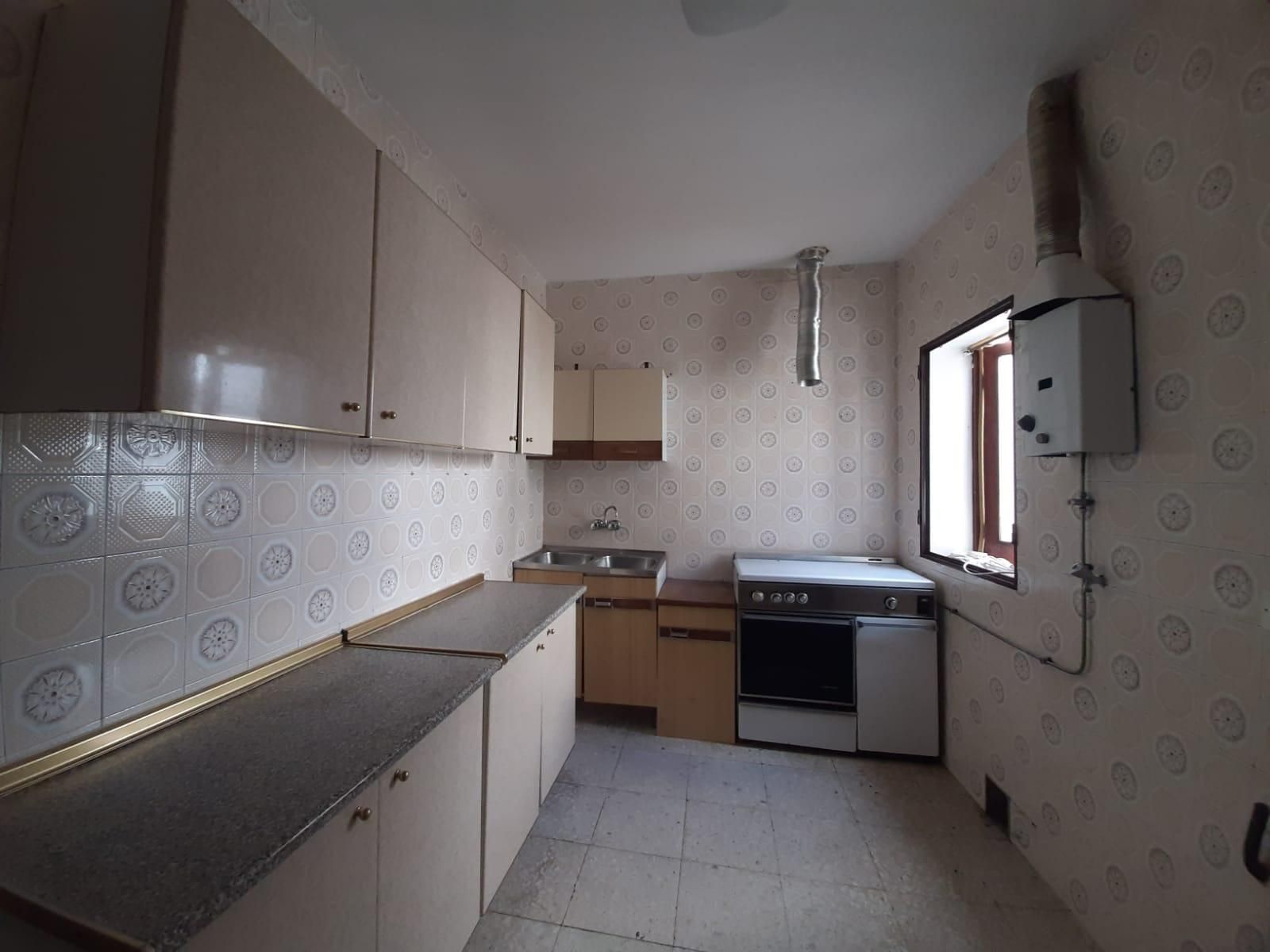 Cuina de Casa o xalet en venda en Malpartida de Cáceres amb Traster i Balcó