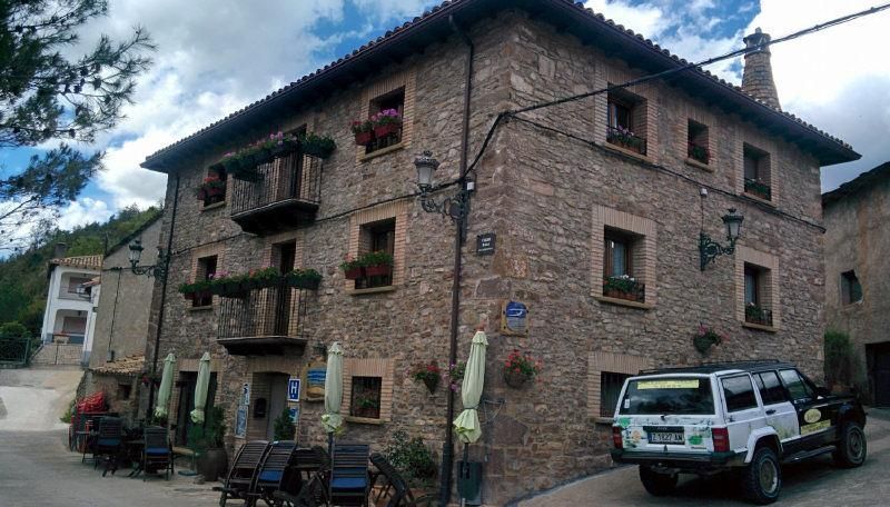 Exterior view of House or chalet for sale in Las Peñas de Riglos