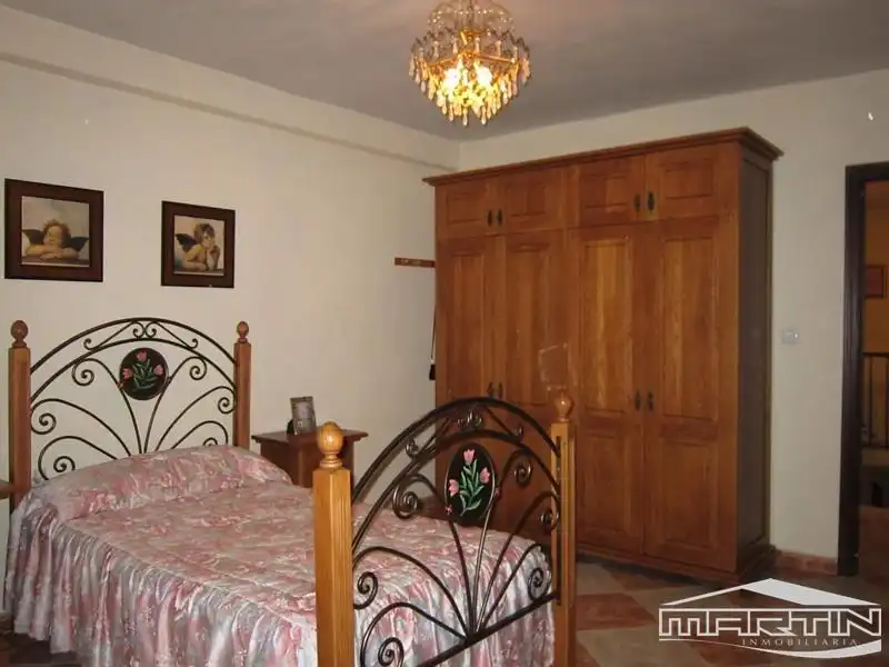 Dormitori de Casa o xalet en venda en Lucena amb Aire condicionat i Terrassa