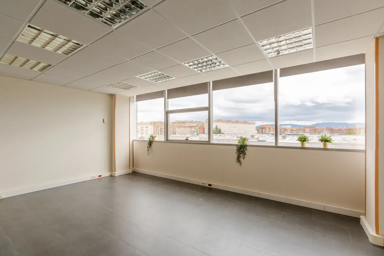 Office for sale in Ansoáin / Antsoain  with Air Conditioner