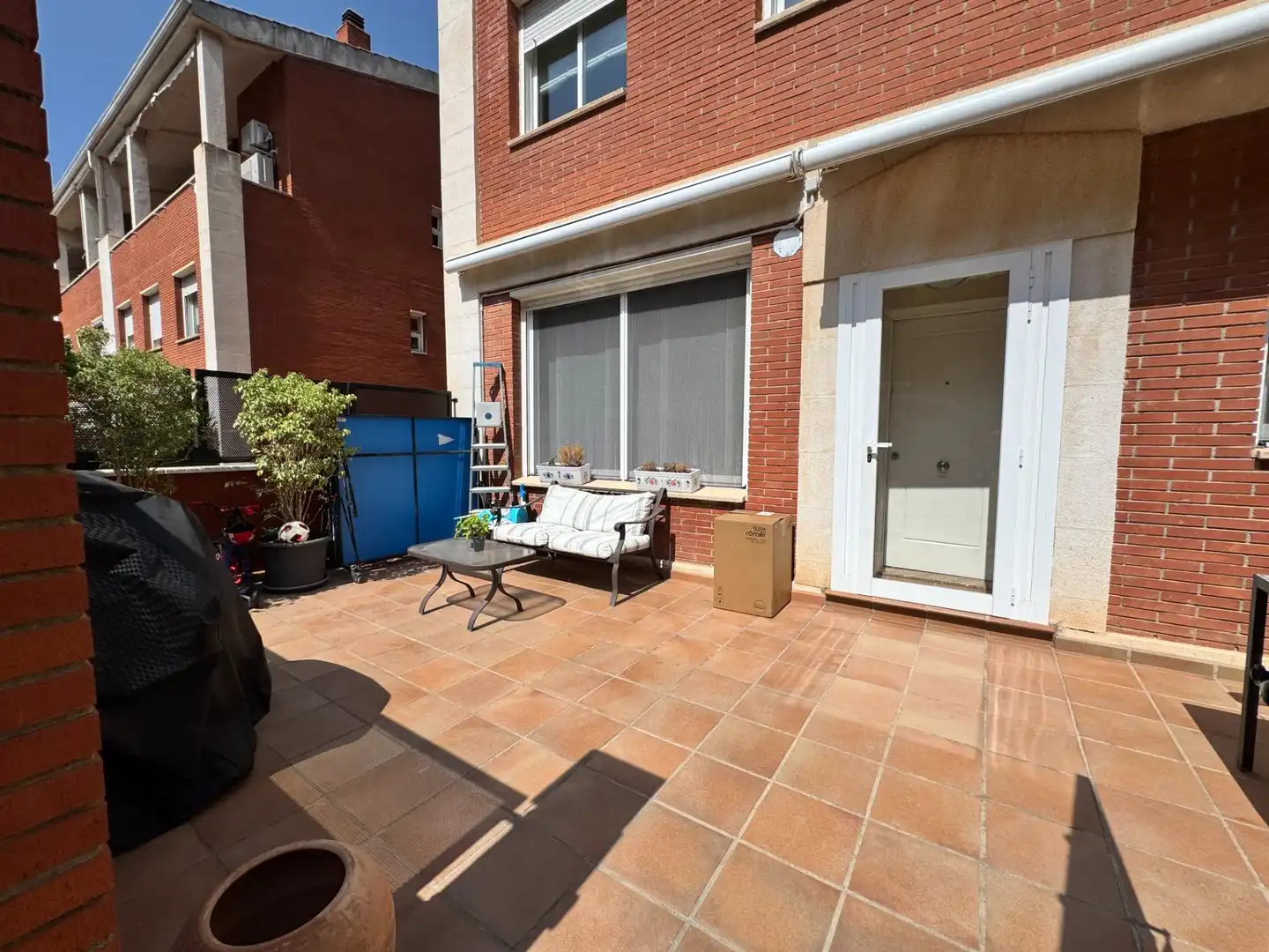 Vista exterior de Casa adosada en venta en Gavà con Aire acondicionado, Calefacción y Jardín privado