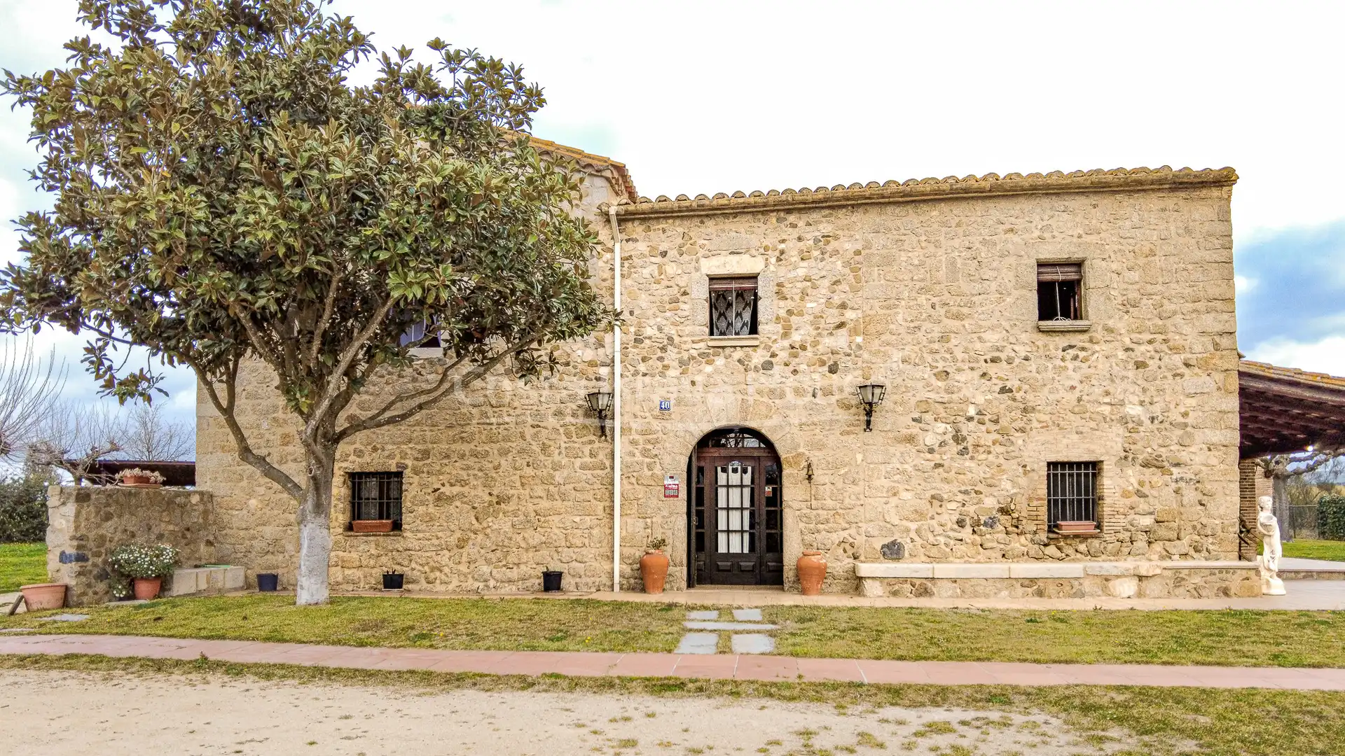 Maison rustique avec piscine à vendre à Llagostera