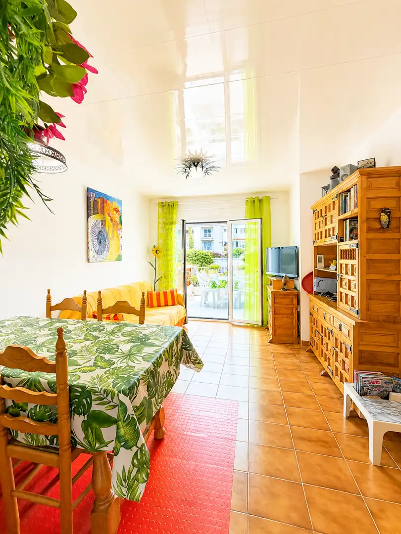 Sala de estar de Apartamento en venta en Empuriabrava con Aire acondicionado, Calefacción y Terraza