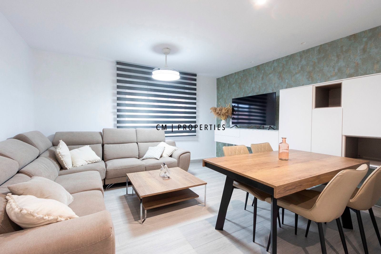 Living room of Flat to rent in  Valencia Capital  with Air Conditioner, Furnished and Oven