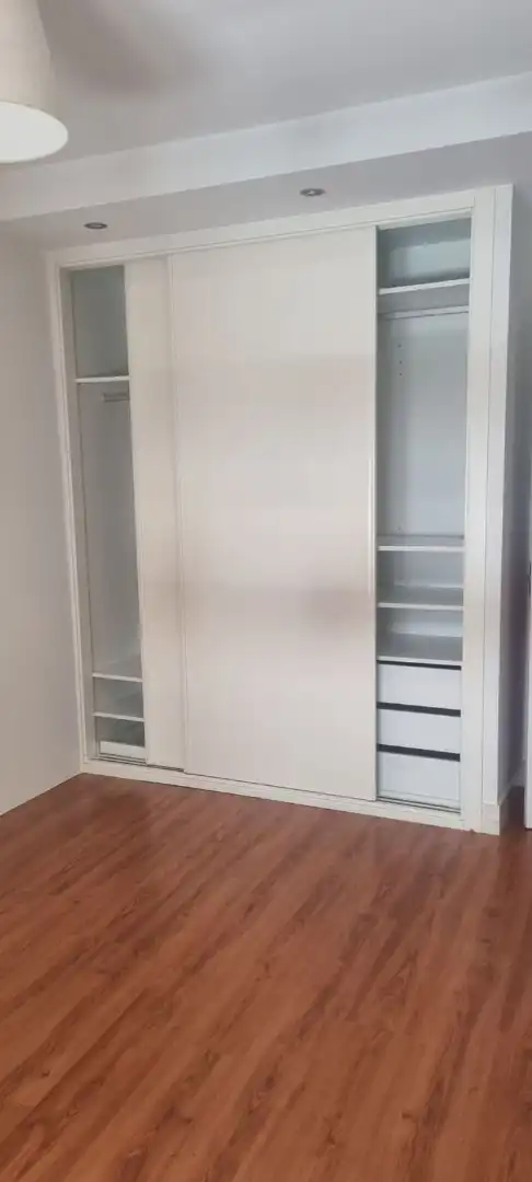 Dormitori de Pis de lloguer en Vigo  amb Aire condicionat, Calefacció i Parquet