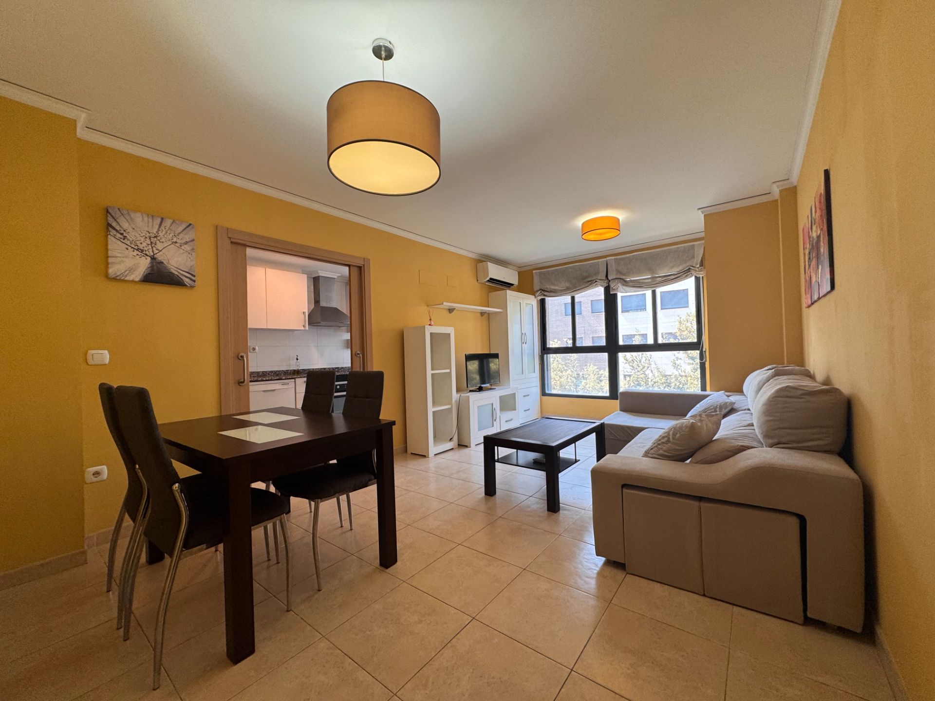 Vista exterior de Piso en venta en Castellón de la Plana / Castelló de la Plana con Aire acondicionado, Amueblado y Horno