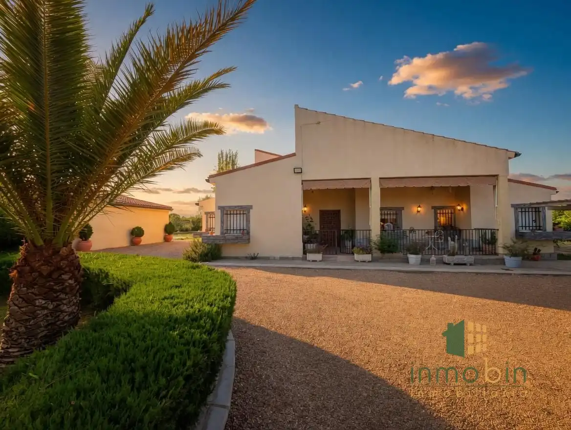 Exterior view of Country homes for sale in Villanueva de la Serena  with Air Conditioner, Heating and Storage room