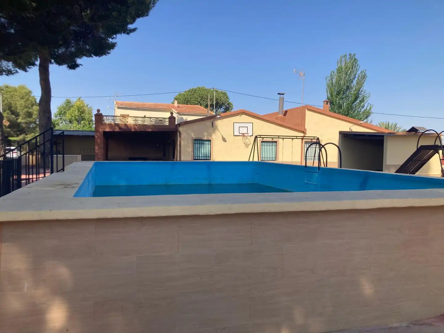 Piscina de Casa o chalet en venta en Villena con Jardín privado, Piscina y Amueblado