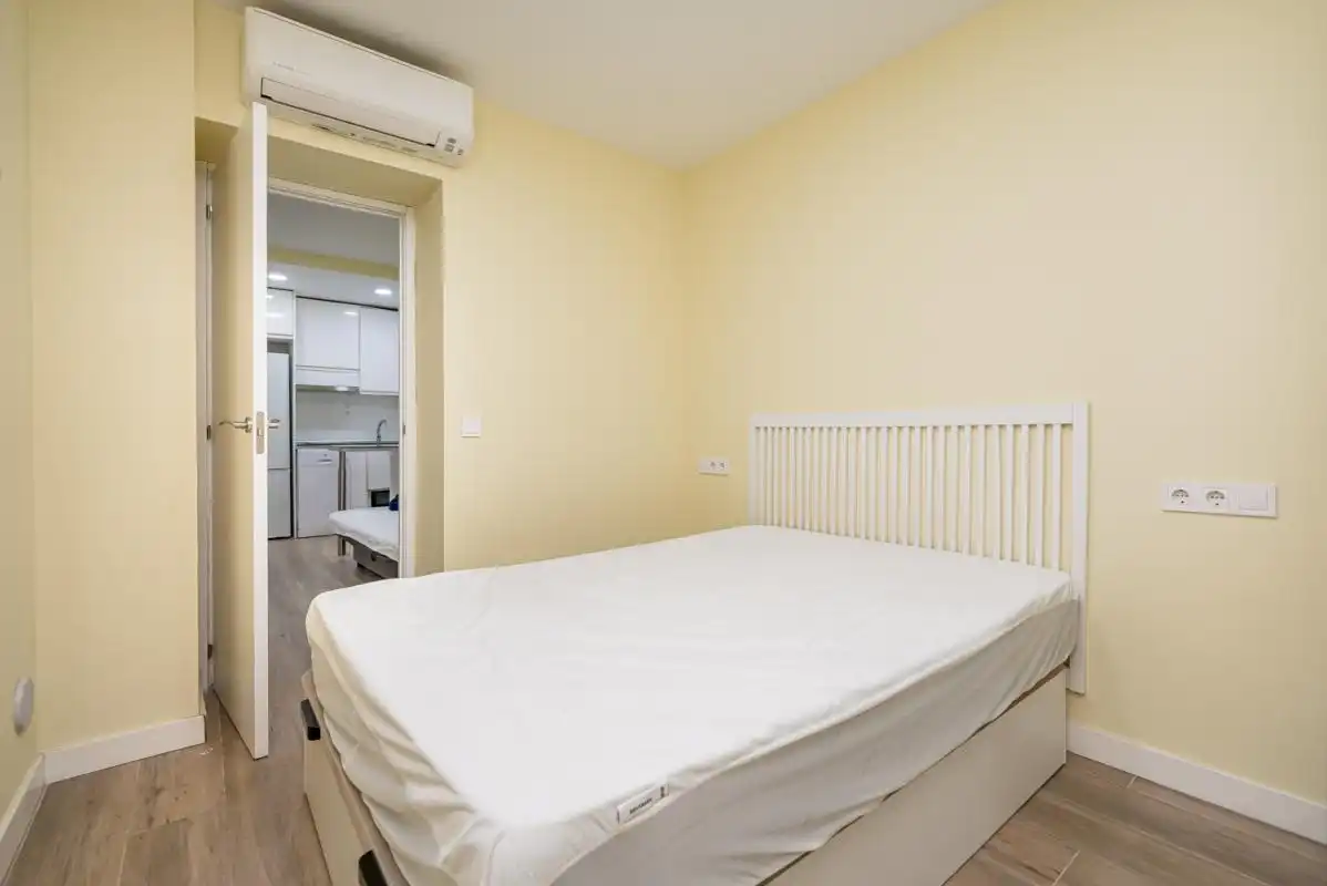 Schlafzimmer von Erdgeschoss zum Verkauf in Madrid mit Klimaanlage, Heizung und Möbliert