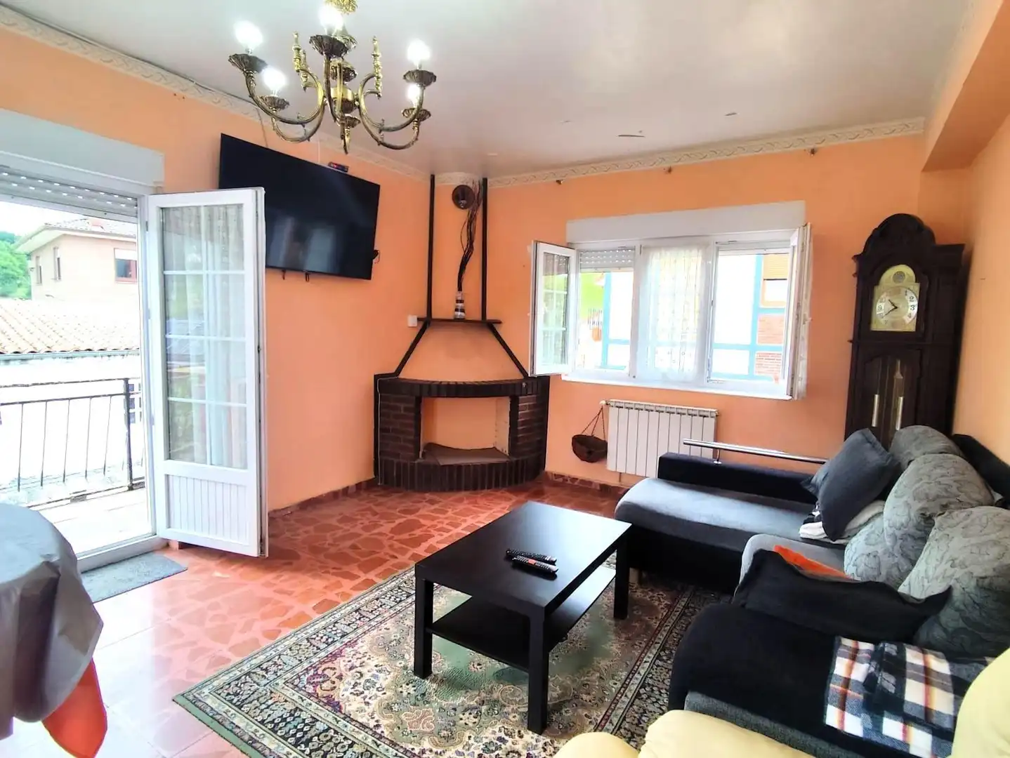 Sala de estar de Casa o chalet en venta en Castañeda con Calefacción, Jardín privado y Trastero