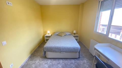 Photo 5 of Flat to share in Calle de Membezar, 29, Entrevías, Madrid