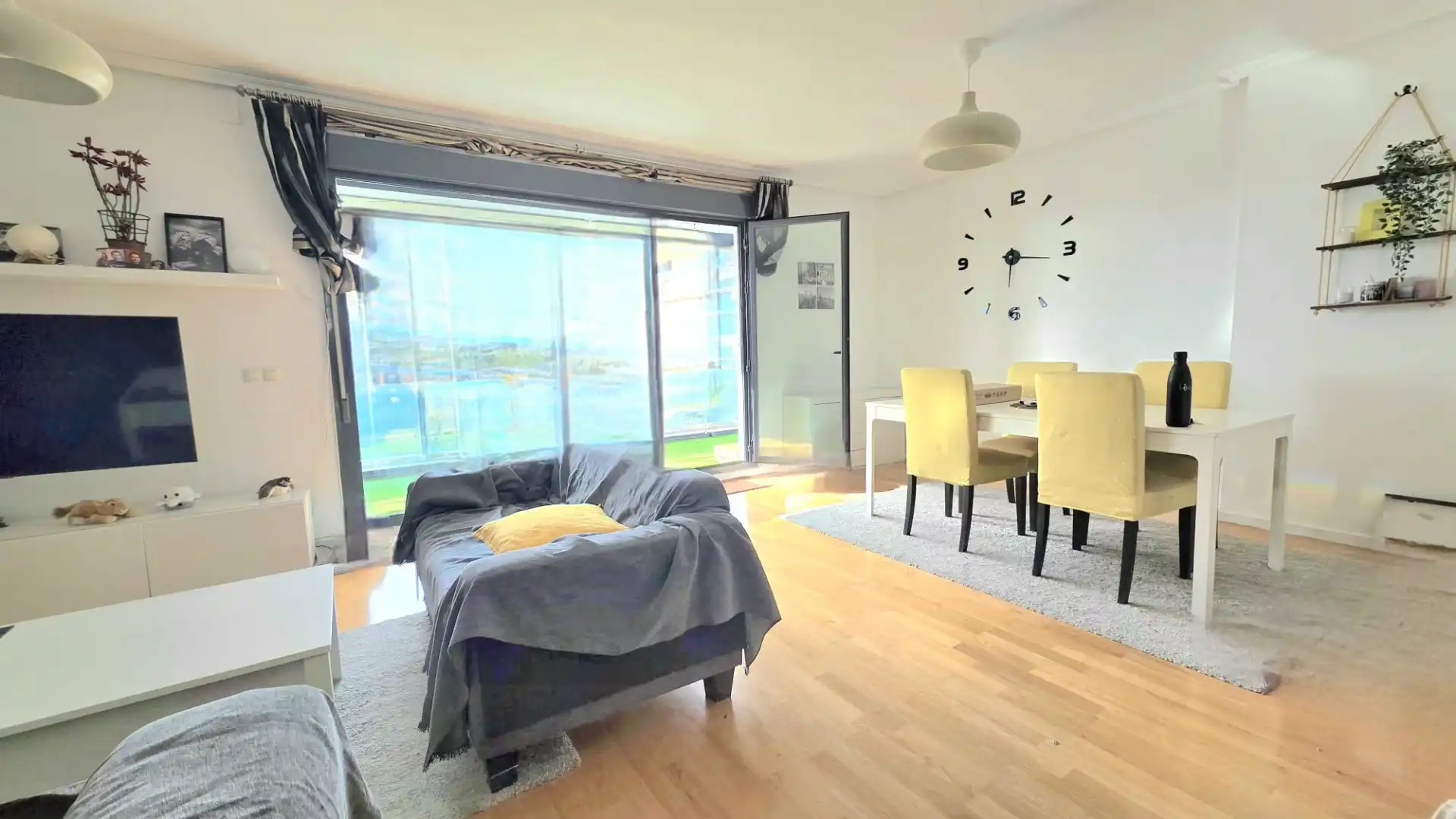 Sala d'estar de Pis en venda en Alicante / Alacant amb Aire condicionat, Calefacció i Parquet