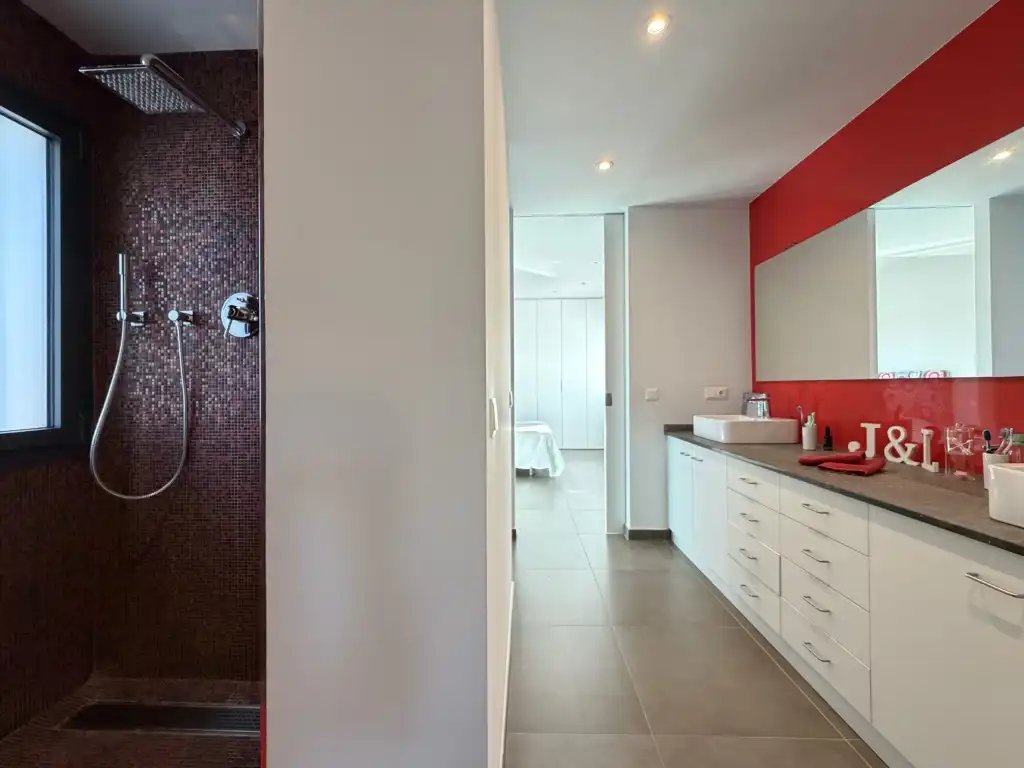 Baño de Casa o chalet en venta en Cornellà del Terri con Jardín privado, Terraza y Piscina