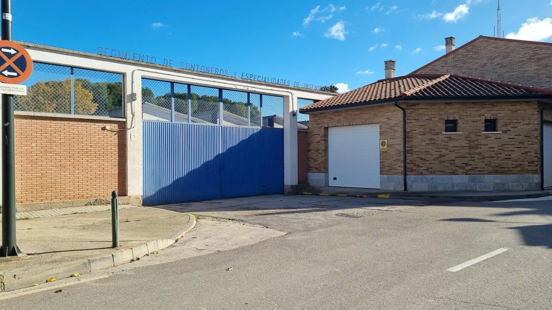 Außenansicht von Haus oder Chalet zum Verkauf in Zaragoza mit Privatgarten und Terrasse