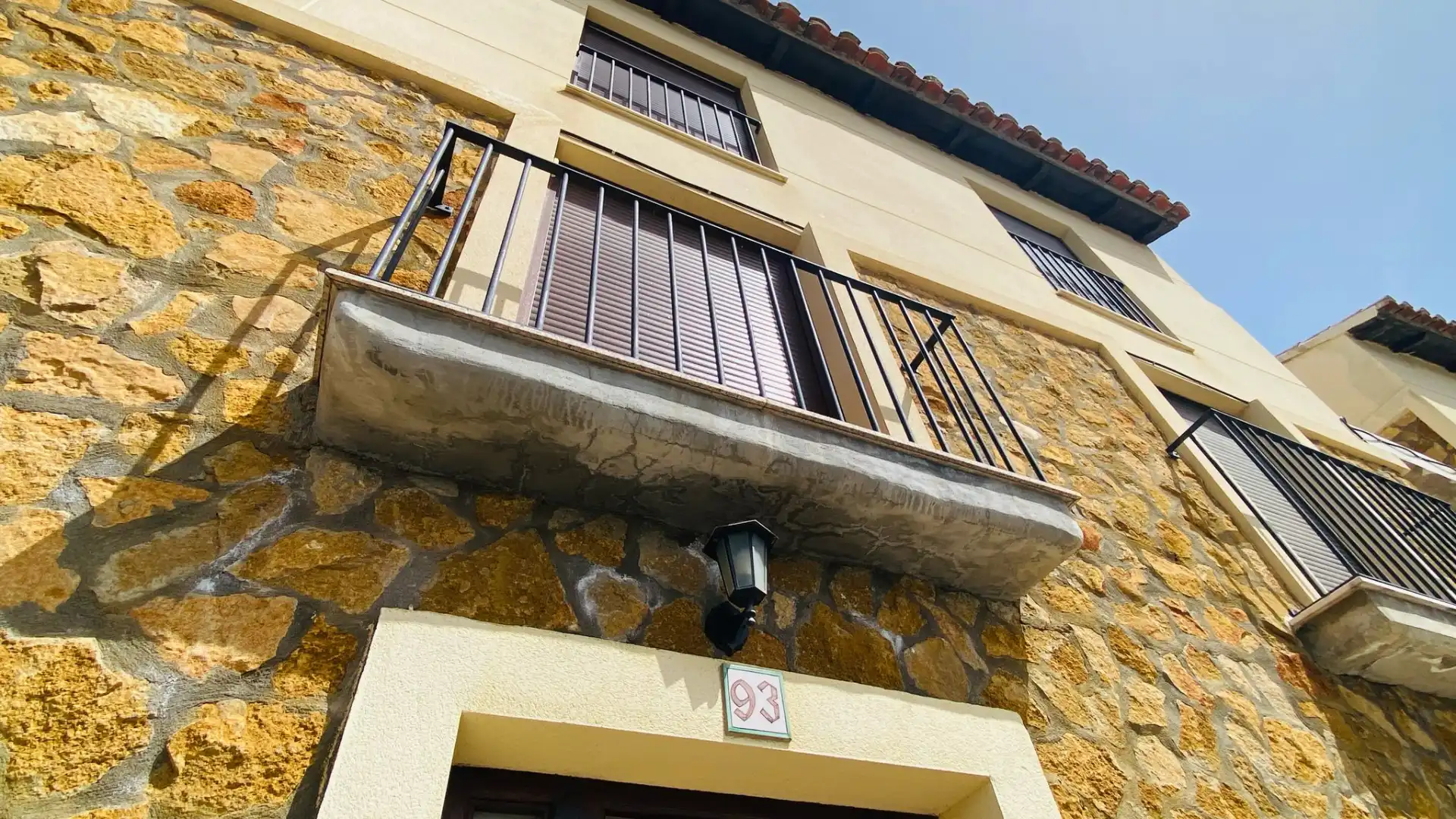 Vista exterior de Casa o chalet en venta en Valdelinares con Trastero, Amueblado y Balcón