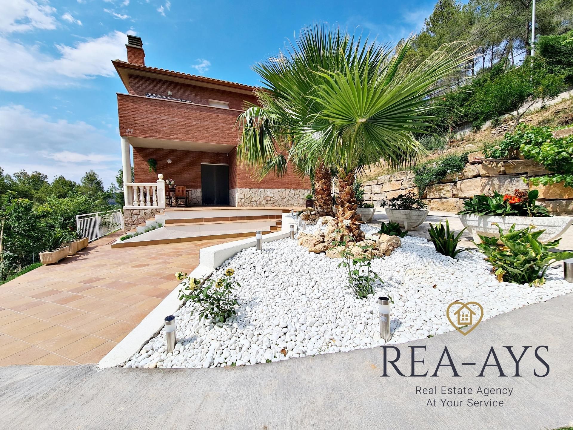 Jardí de Casa o xalet en venda en Cervelló amb Aire condicionat, Calefacció i Jardí privat
