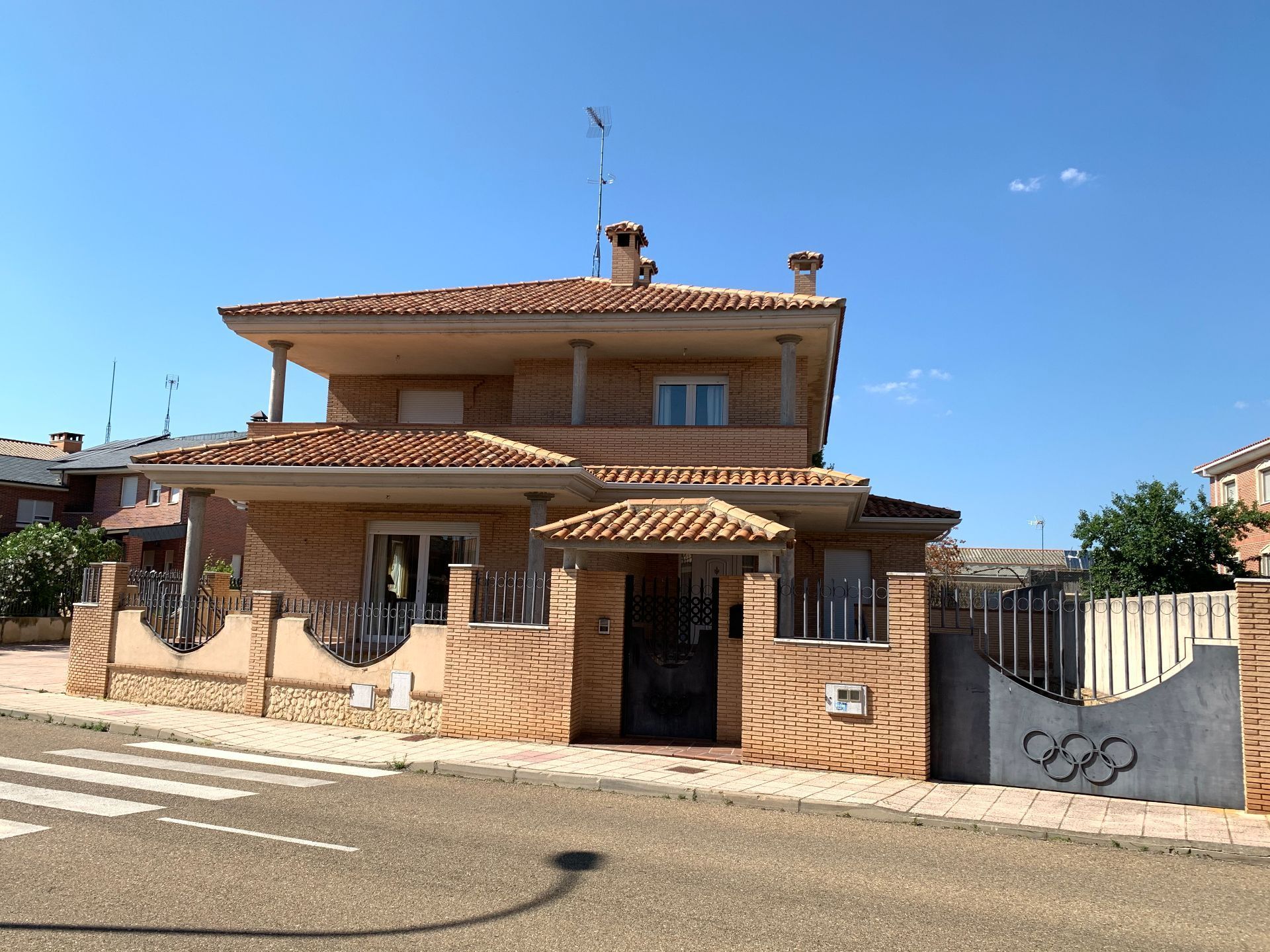 Vista exterior de Casa o chalet en venta en Benavente con Calefacción, Jardín privado y Trastero