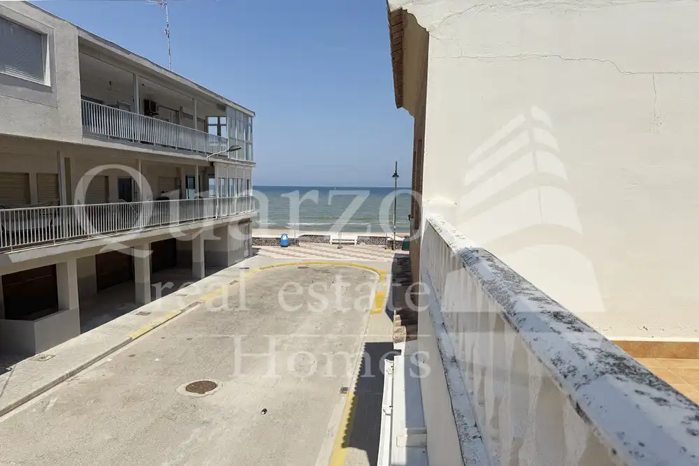 Vista exterior de Casa adosada en venda en Sueca amb Aire condicionat, Calefacció i Terrassa
