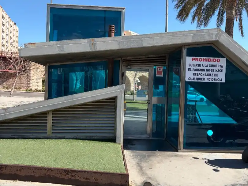 Vista exterior de Garatge en venda en Ciudad Jardín - Tagarete - El Zapillo