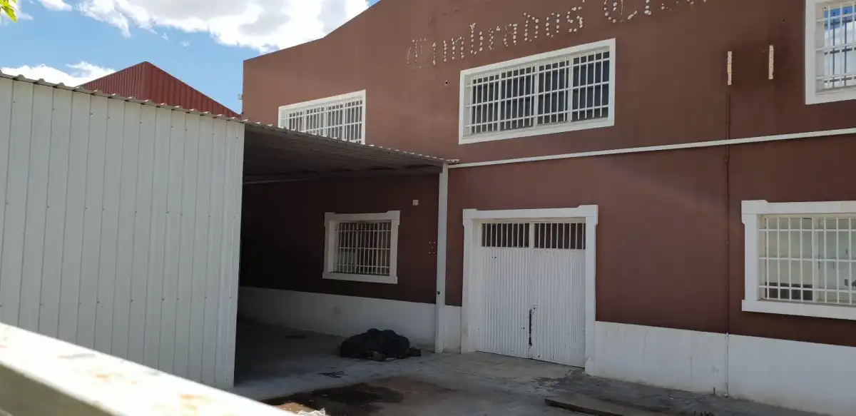 Nau industrial de lloguer a Campo Alto - Club de Campo