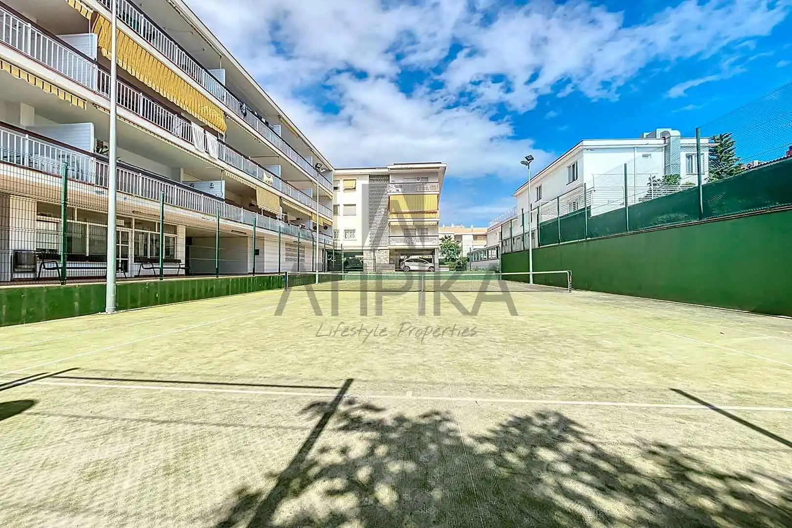 Exterior view of Flat for sale in Castelldefels  with Terrace, Storage room and Oven