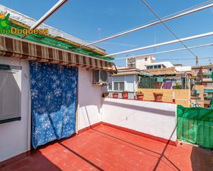 Vista exterior de Àtic en venda en  Granada Capital amb Aire condicionat, Terrassa i Balcó