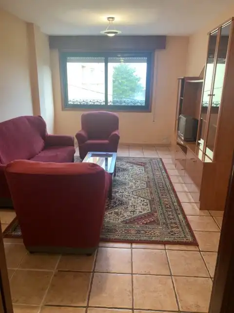 Sala de estar de Apartamento en venta en Marín con Parquet, Trastero y Amueblado
