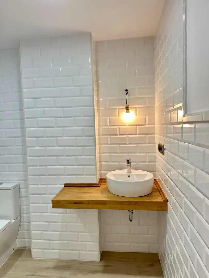 Badezimmer von Wohnung zum Verkauf in Santander