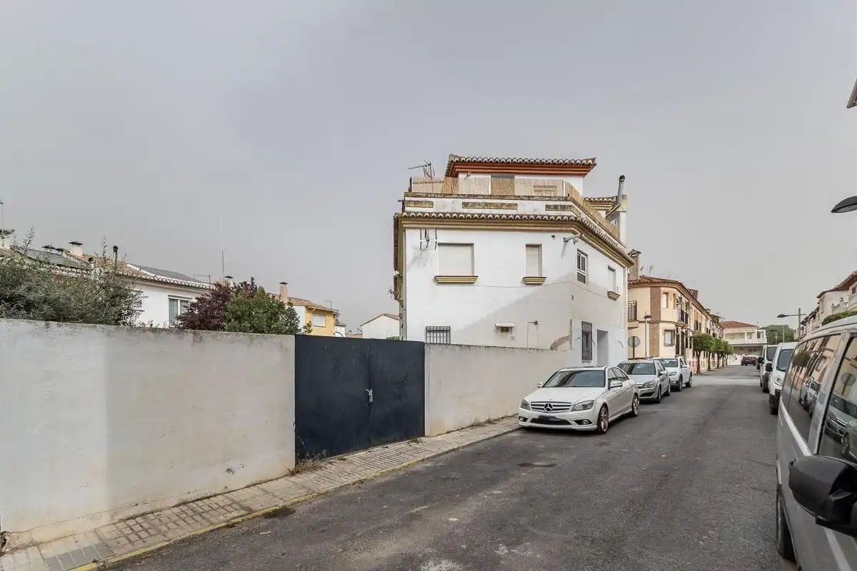 Vista exterior de Ático en venta en Las Gabias con Aire acondicionado, Calefacción y Terraza